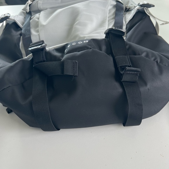 Northface recon backpack - Picture 2 of 5